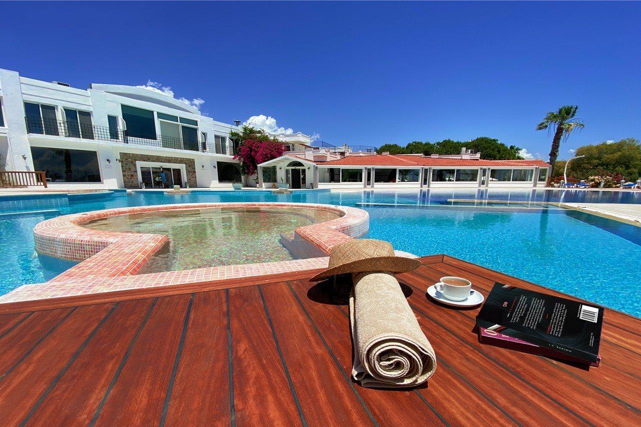 Club Muskebi Hotel Bodrum Bagian luar foto