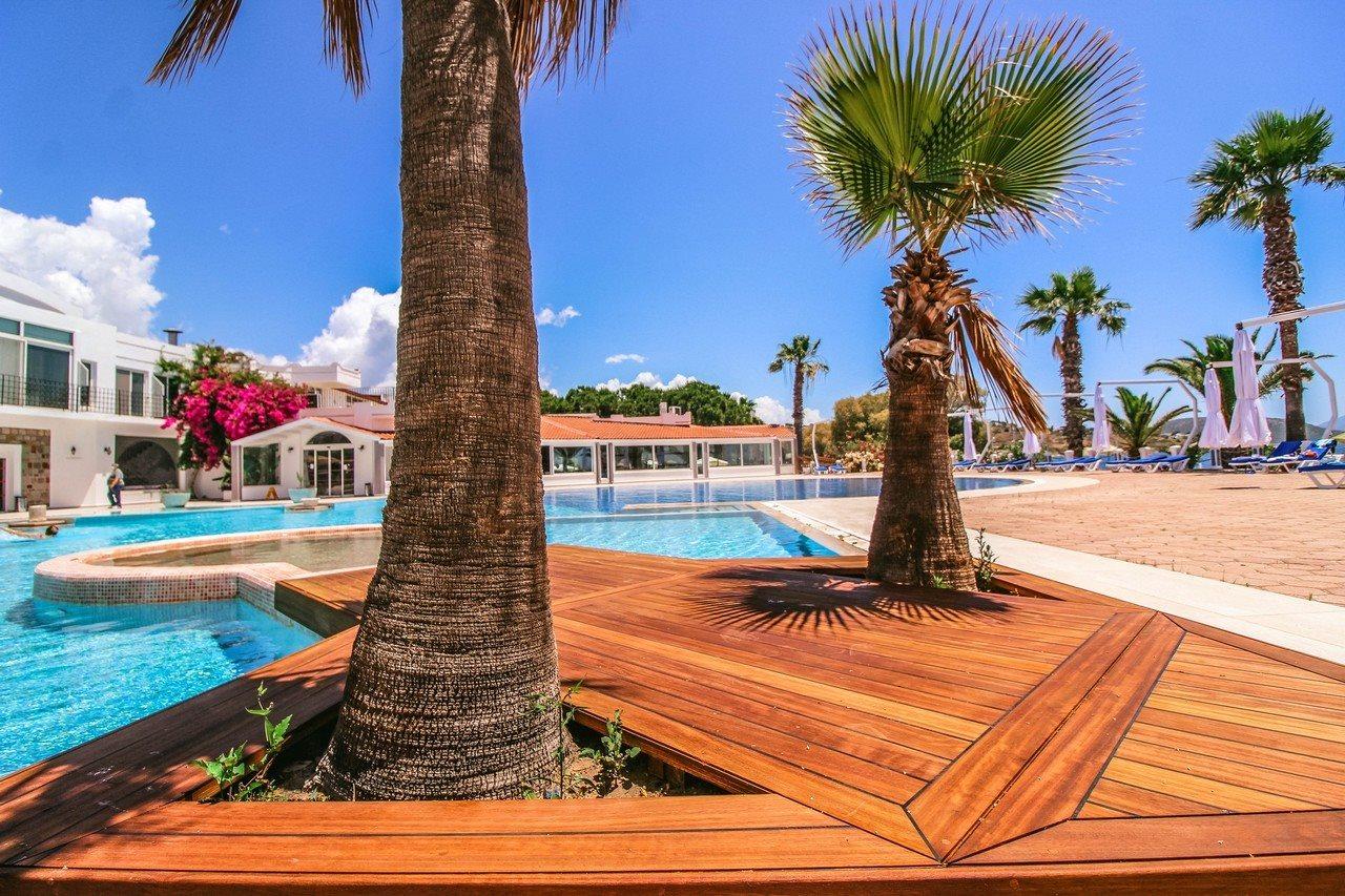 Club Muskebi Hotel Bodrum Bagian luar foto