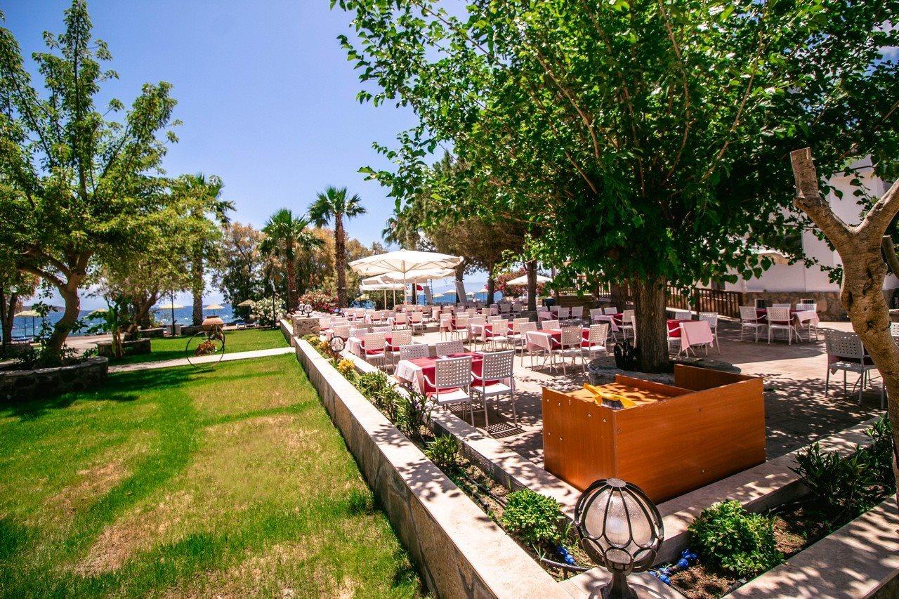 Club Muskebi Hotel Bodrum Bagian luar foto