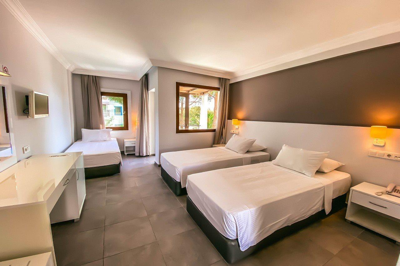 Club Muskebi Hotel Bodrum Bagian luar foto