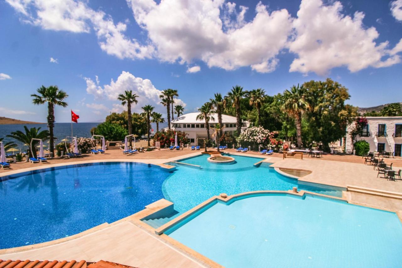 Club Muskebi Hotel Bodrum Bagian luar foto