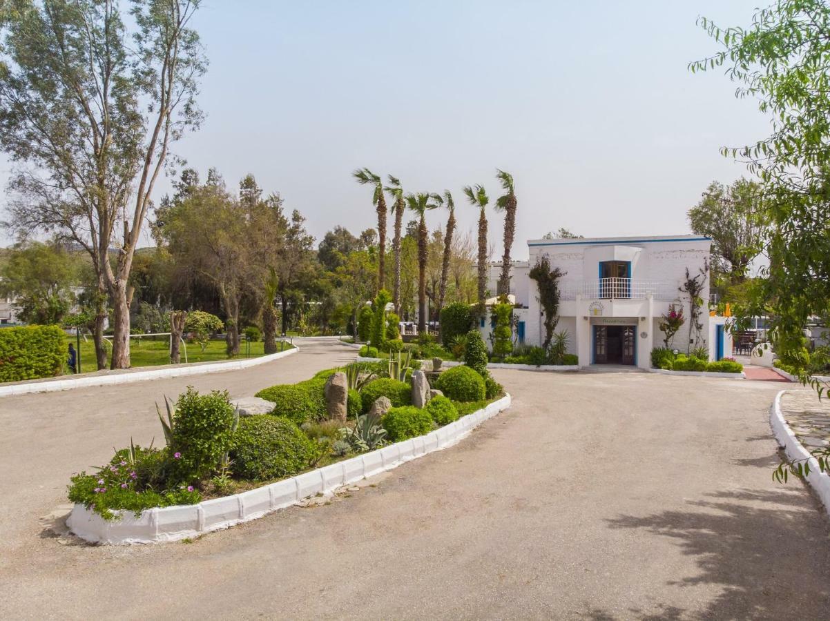 Club Muskebi Hotel Bodrum Bagian luar foto
