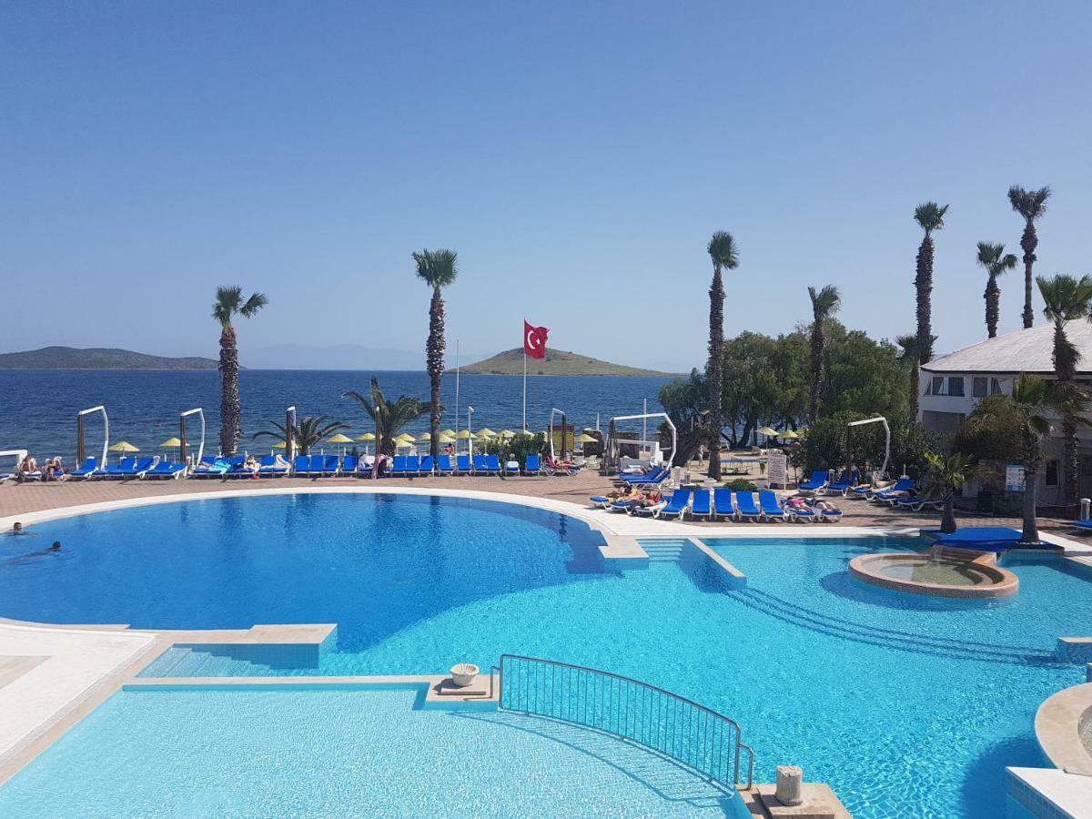 Club Muskebi Hotel Bodrum Bagian luar foto