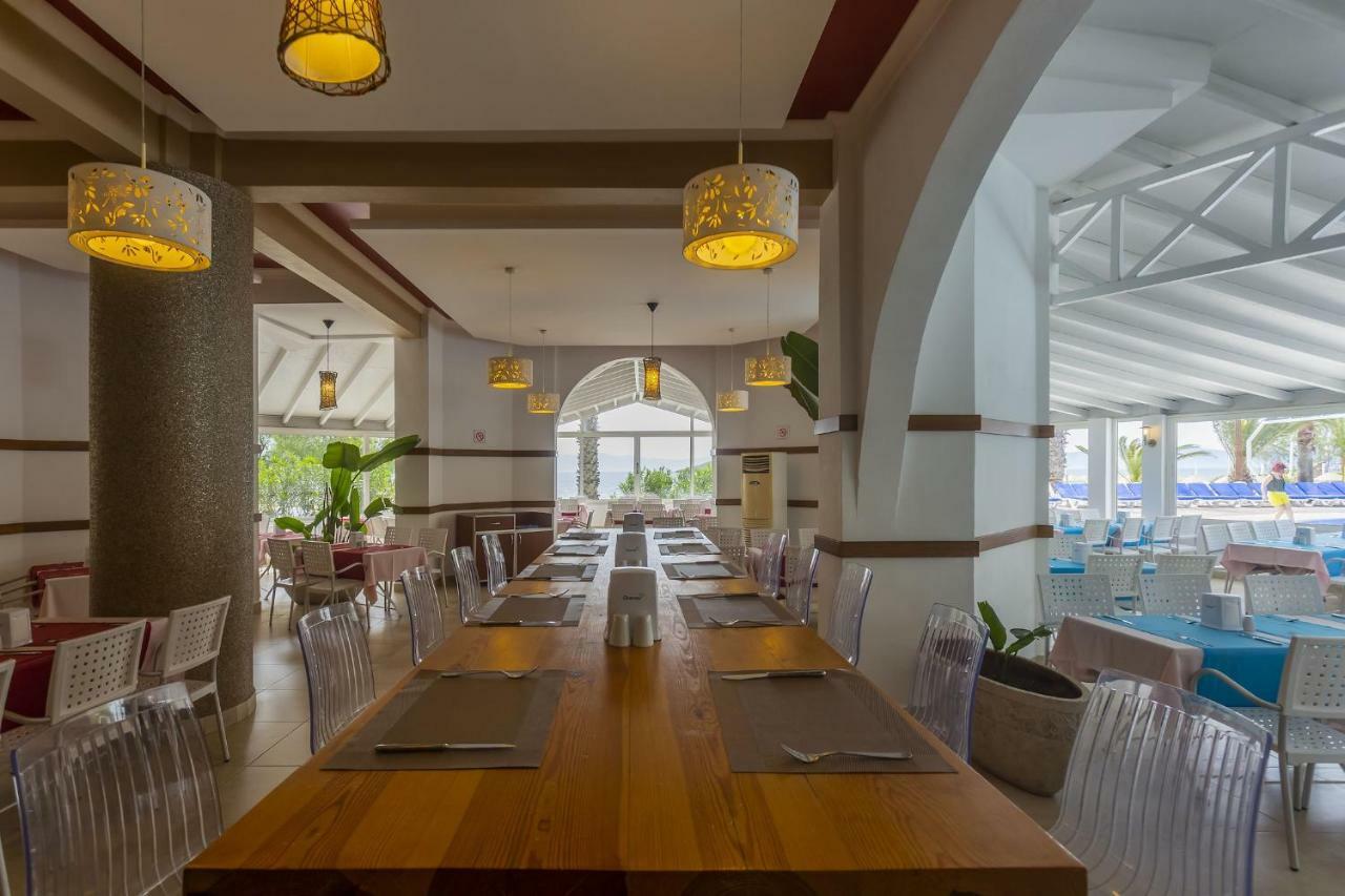 Club Muskebi Hotel Bodrum Bagian luar foto